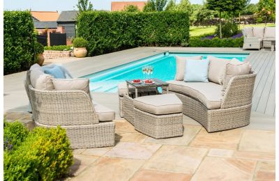 Maze Rattan Cotswolds Garden Sofa & Daybed