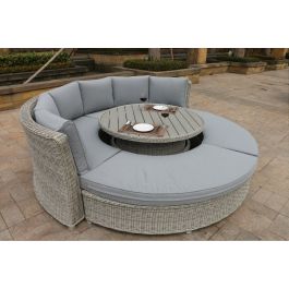 Polywood round table hot sale and chairs