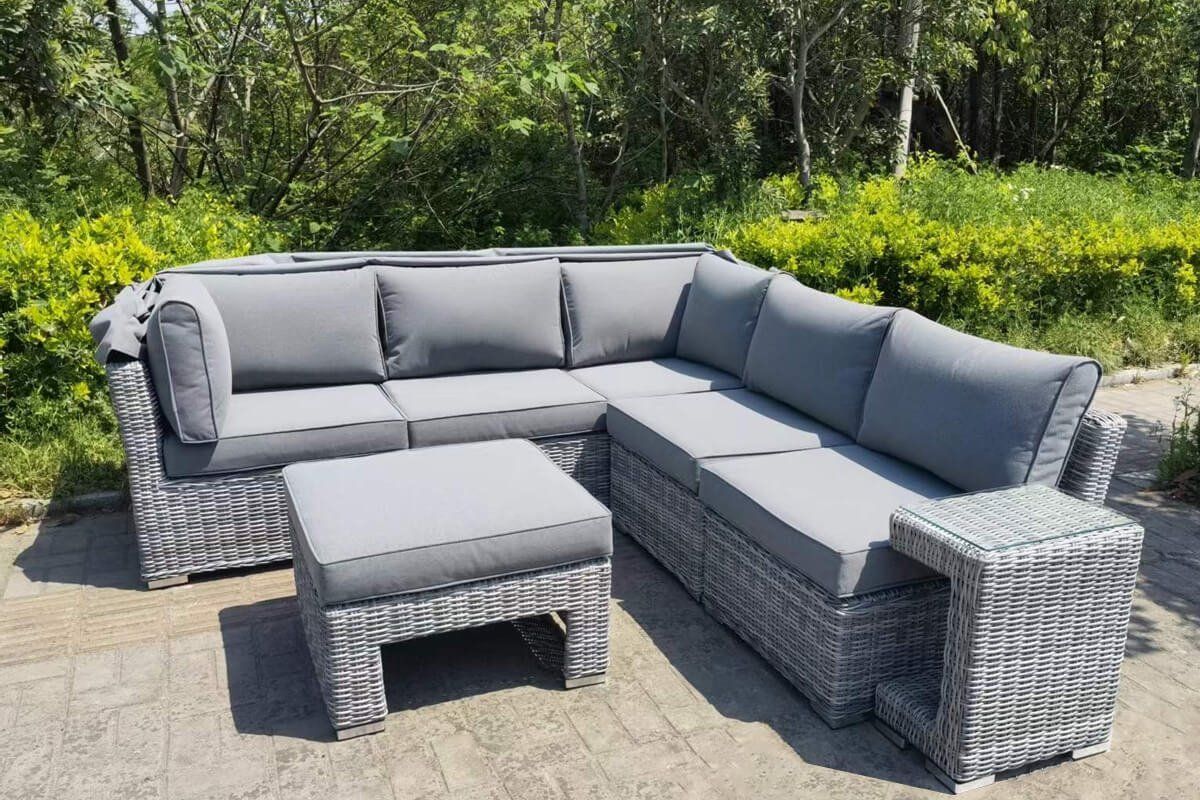 Rattan garden outlet sofa with canopy