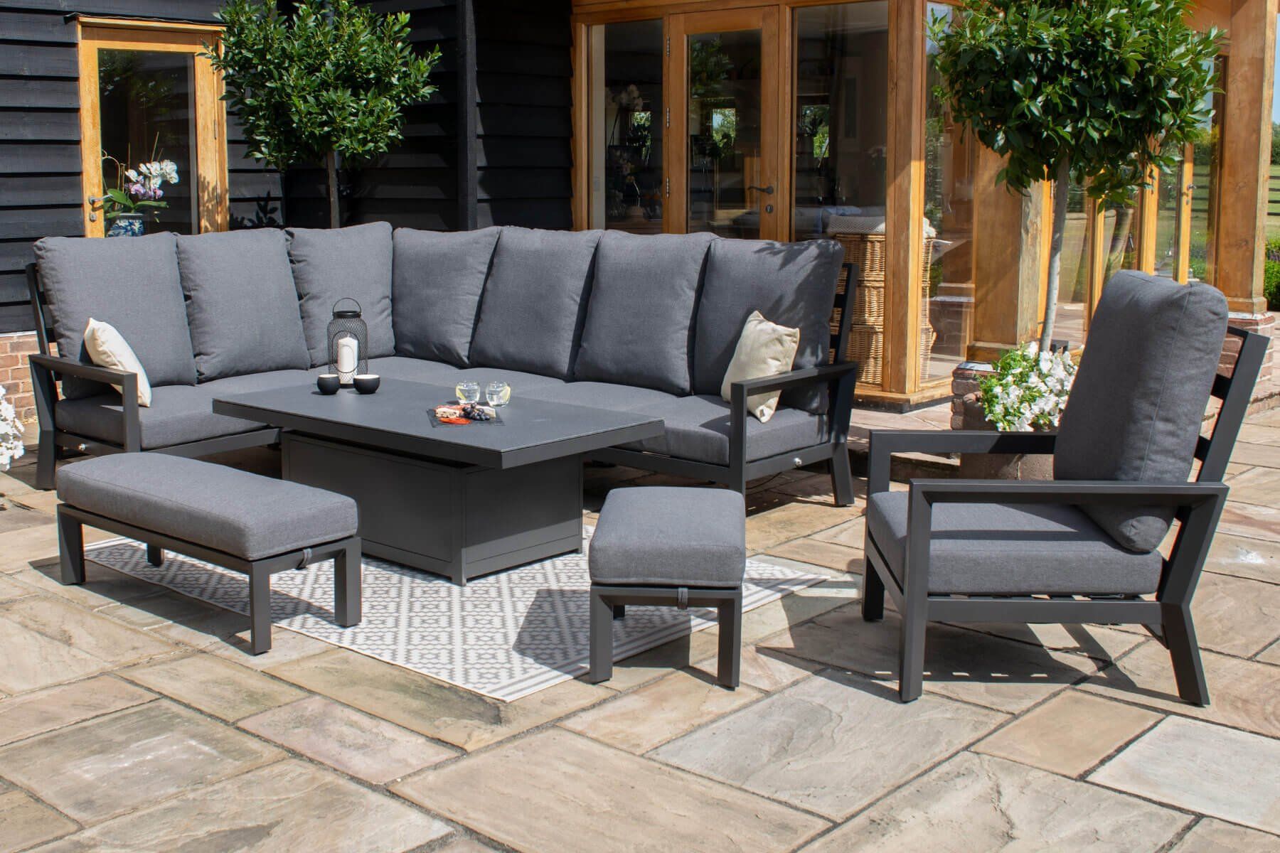 Manhattan rattan garden clearance furniture
