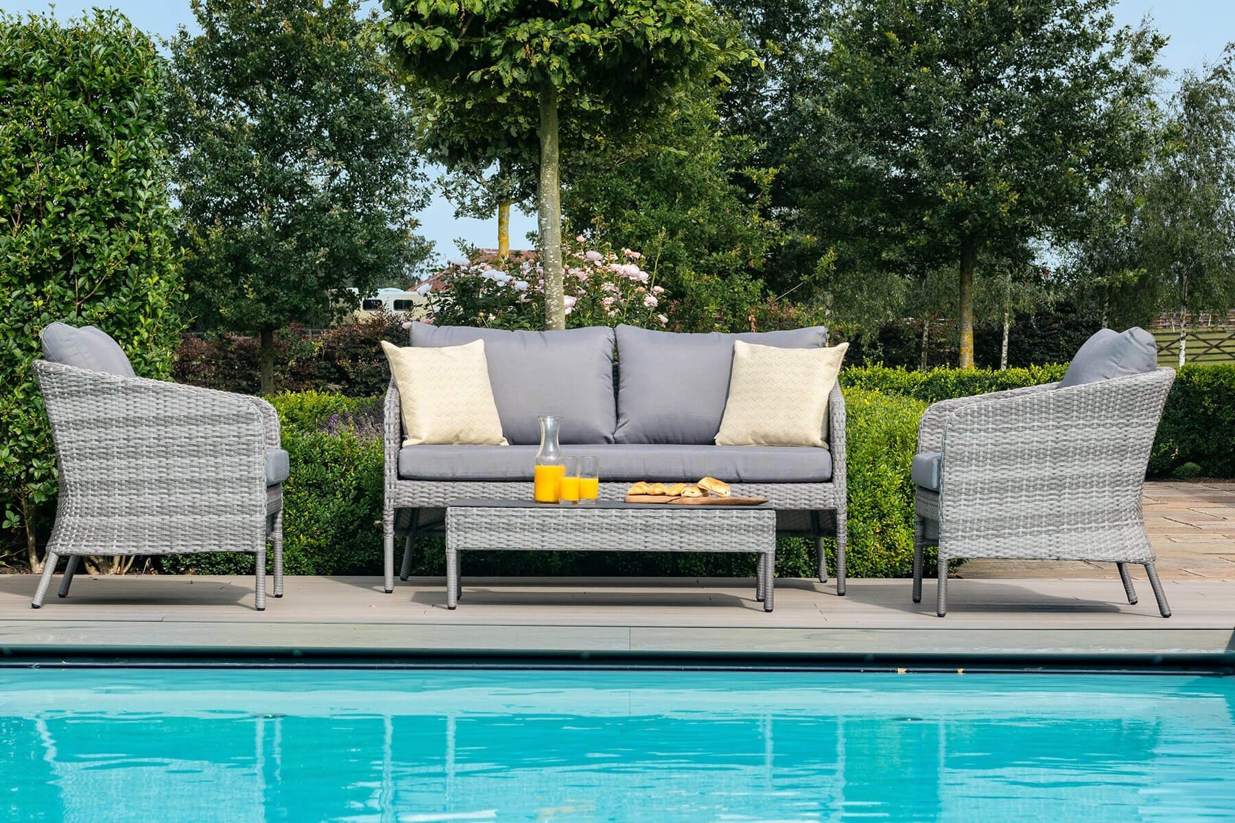 B&m top rattan sofa
