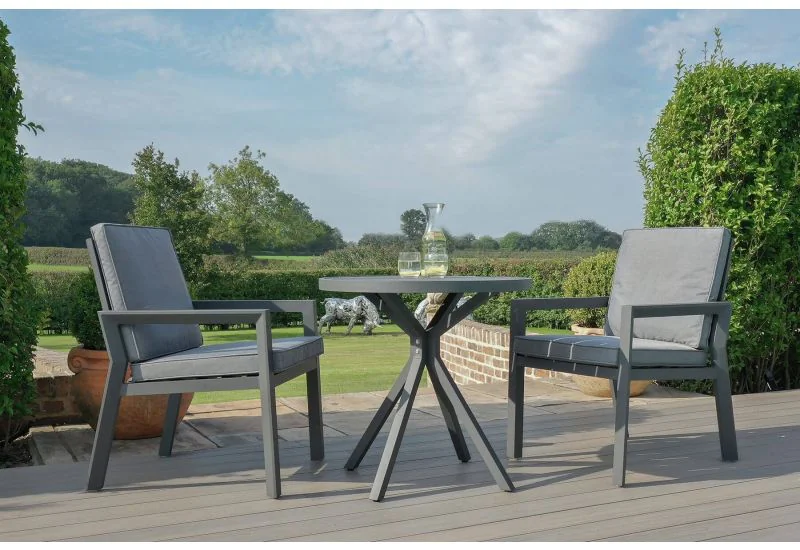 Maze shop bistro set
