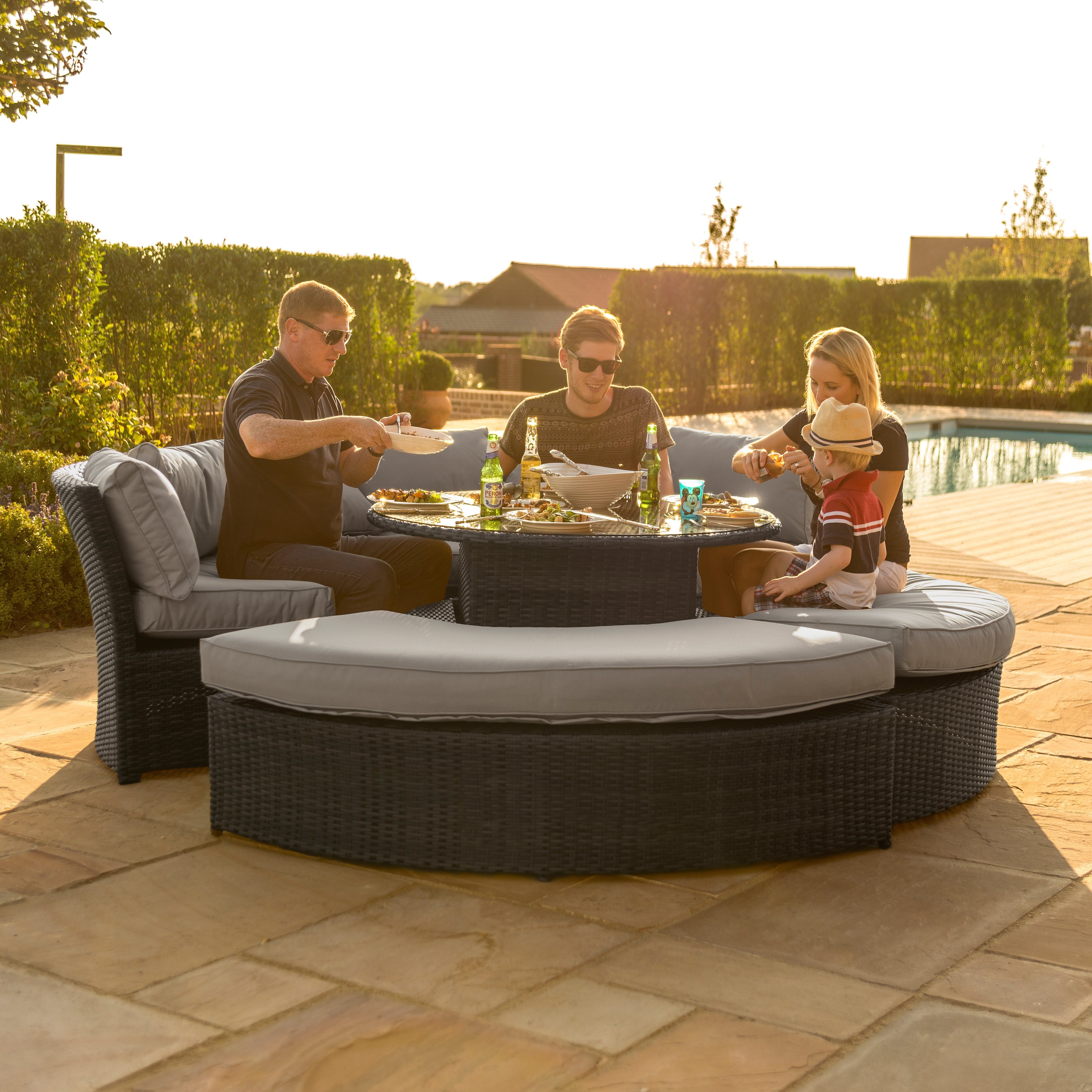 Maze Rattan Chelsea Lifestyle Suite